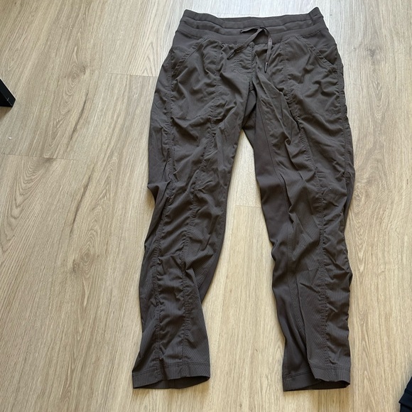 LULULEMON WORKOUT PANTS - Picture 1 of 2